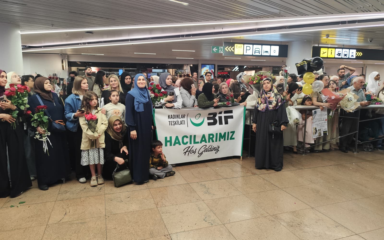 Hacılarımızı Brüksel Havalimanı’nda Büyük Bir Sevinçle Karşıladık