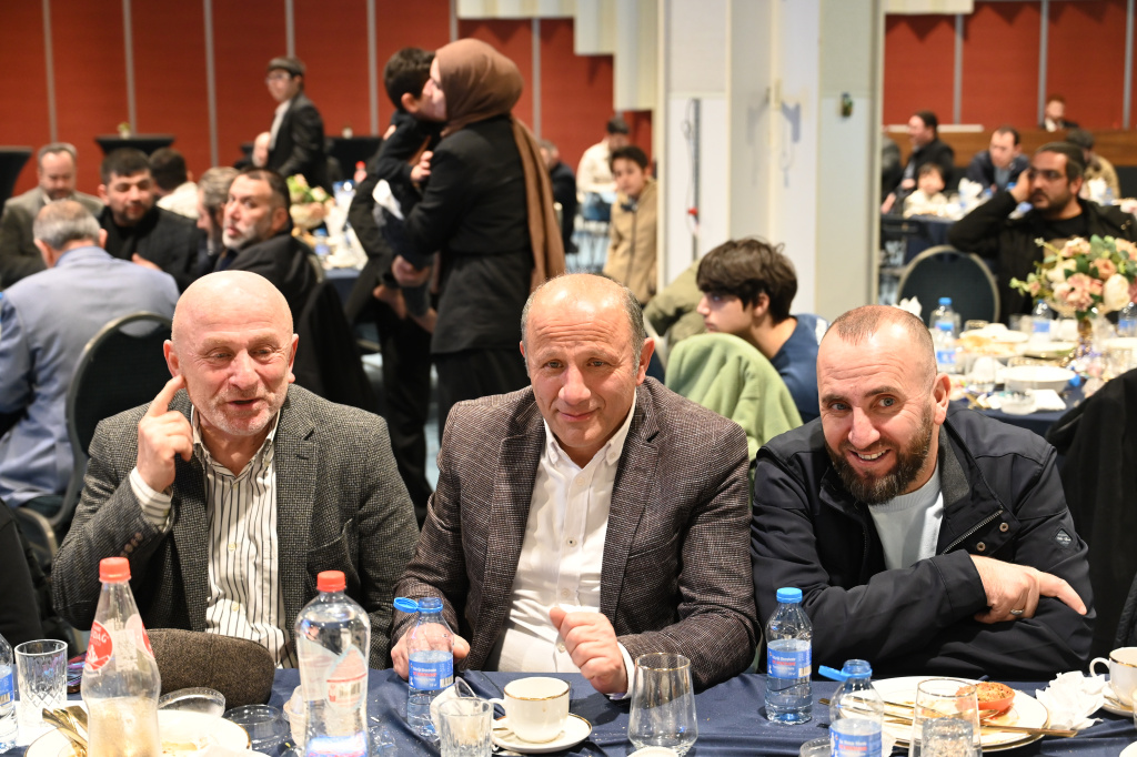 Geleneksel BİF Aile İftarımızı büyük bir birlik ve kardeşlik atmosferinde gerçekleştirdik.