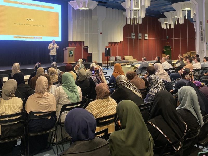 Brüksel'de Aileye Dair Dolu Dolu Üç Gün: BİF'ten Anlamlı Eğitim Programları